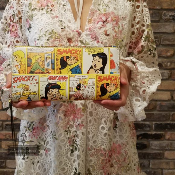 Kate spade Archie Comics Large Tote  Yellow Wallet - Picture 13 of 16